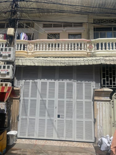 ប្លង់រឹងជិតផ្សារដើមគរ