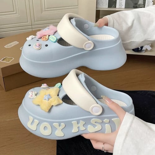 ស្បែកជើង