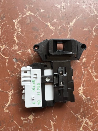 សោរទ្វាមុខម៉ាសុីនបោកខោអាវLG