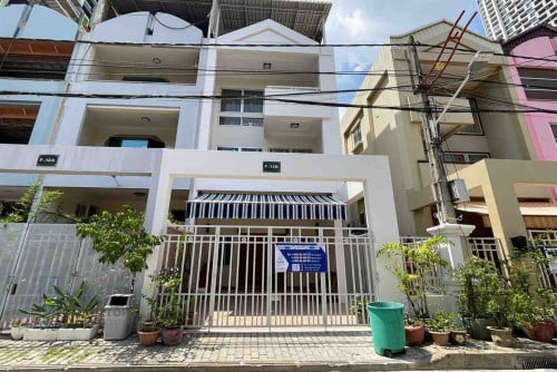 4 Bedroom  Townhouse For Rent in Borey Chomkamon is ready to move in.