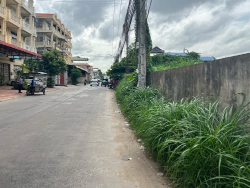Land for rent 2 road