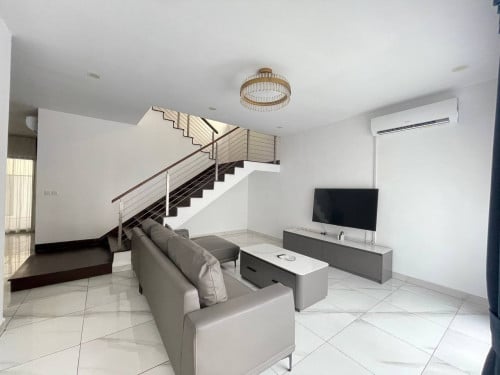 Western Villa 8 Bedrooms For Rent In Residence 90, Toul Kork Area