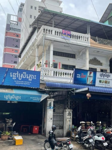 ជាន់ទី២