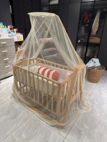 គ្រែក្មេងមានម៉ូទ័រយោល