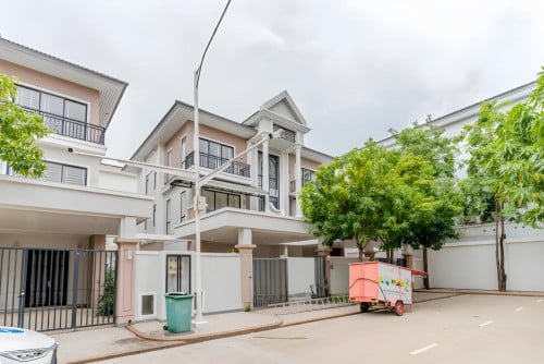 4BR Twin Villa For Rent- PH The Star Diamond& Aeon3