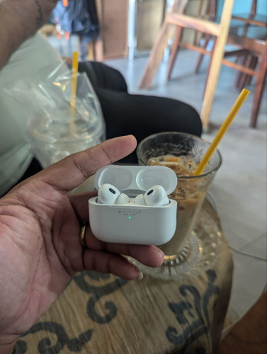 Airpod pro ANC and Airpod 4 ANC 98%