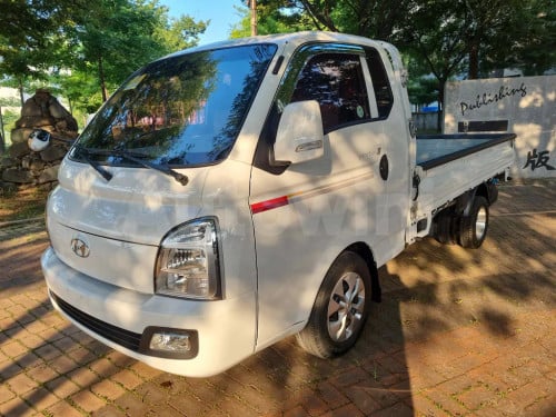 2023 Hyundai Porter2 (H100) 1T CRDi Super Cab​ ប៉ុង1 (2WD)