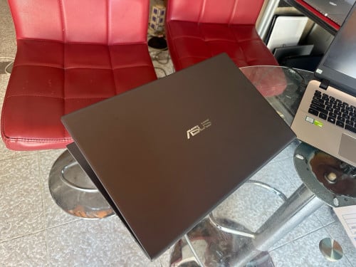 Asus X512jAU touch screen /i3-1005G1/ram8/128 m.2/15.6inch