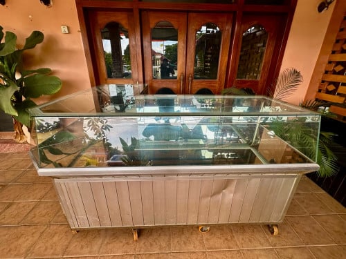 ទូរសំរាប់លក់មាសមួយទឹក