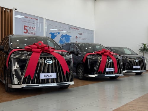 各位您们好。我们混动混合特别好的价格预定就拿到现车