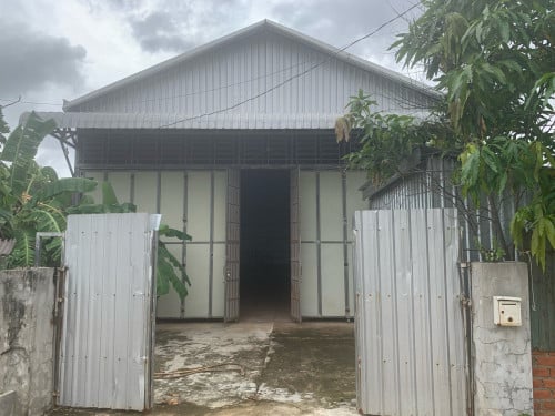 ឃ្លាំងសំរាប់ជួល​ផ្លូវ ​ ១០០៧ ជាប់ប្រលាយអូរគុជ​ ខណ្ឌសែនសុខ