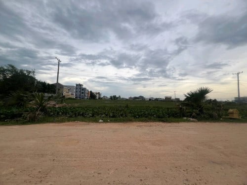 ដីលក់នៅក្រុងបាវិត