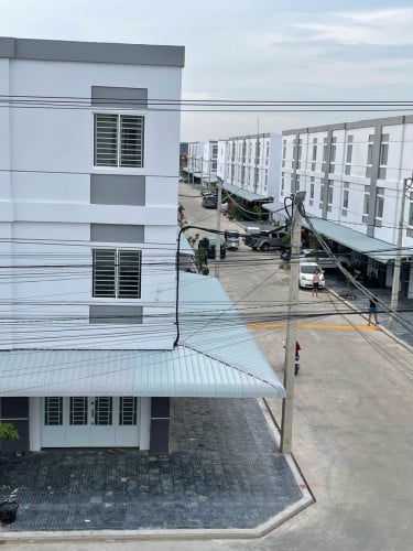 ផ្ទះកែងលក់ក្នុងបុរីពិភពថ្មីគួរស្រូវ2