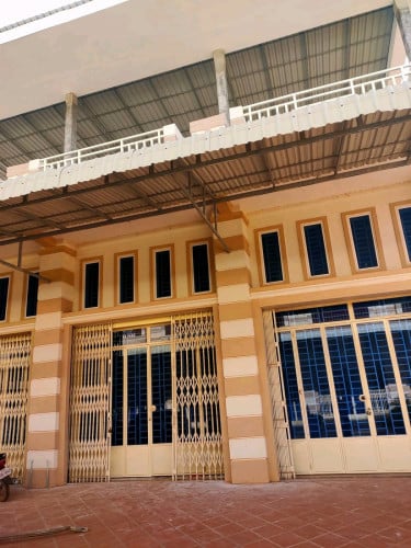 ផ្ទះលក់ក្រោមទីផ្សារ នៅក្នុងក្រុងសៀមរាប 3k pub street នៅក្រោយ are boxត្រូវ ការលក់បន្ទាន់