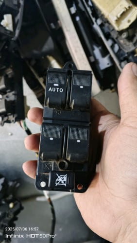 គ្រាប់ចុចហ្វតនិងម៉ាស្តាBT50