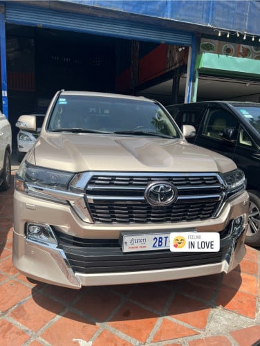 Land Cruiser 010 ឡើង 021 v8ម៉ាស៊ូត ឡានស្អាត តំលៃ42000ចចារ