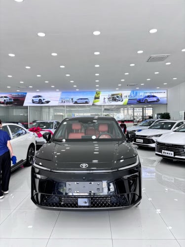 Toyota BZ3X EV 610km Full option មានក្នុងស្តុកស្រាប់មានគ្រប់ពណ៌ច្រើនជំរើសជូនអតិថិជន😍❤️🙏🏻