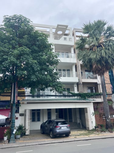 Villa for rent River side 河畔别墅出租