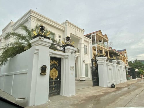 Villa for rent/sale in Chbar Ampov