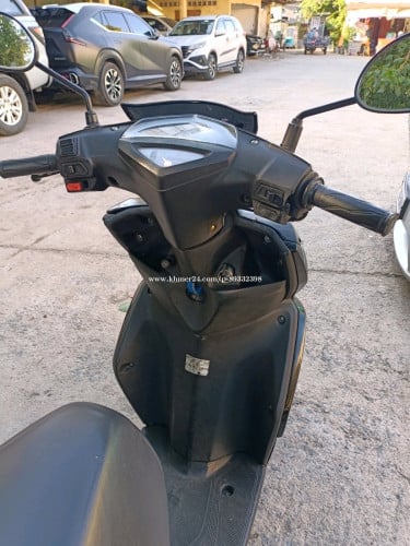 Yamaha ray z 115cc ម៉ាស៊ីនស្ទុះស្រួលជិះ