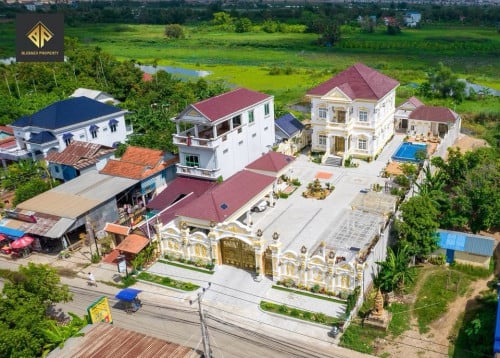 វីឡាប្រណិតសម្រាប់លក់នៅព្រែកឯង