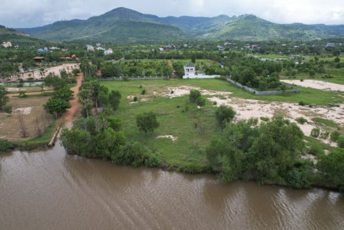 ដីព្រែកកំពត តម្លៃធូរជាងមុន