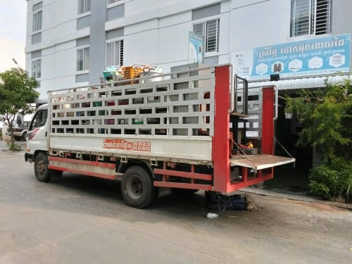 ឡានជួលដឹកទំនិញ