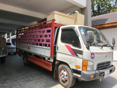 ឡានជួលដឹងអីវ៉ាន់