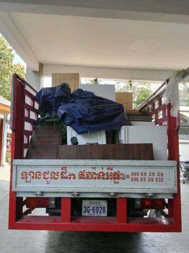 ឡានជួលដឹកទំនិញ