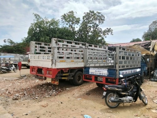 ឡានជួលដឹកទំនិញ