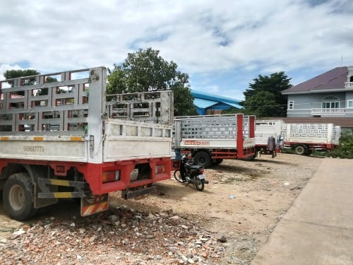 ឡានជួលដឹកទំនិញ