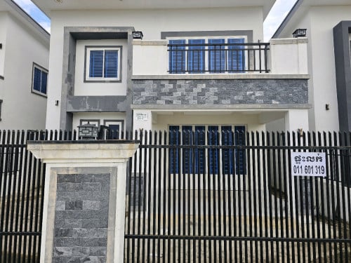 ផ្ទះលក់ តម្លៃ 110,000$ ចរចា!!!