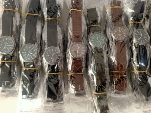 នាឡិកា១០ខ្សែរតម្លៃ $25 ទួលគោគ