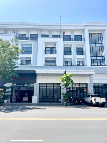 ផ្ទះអាជីវកម្មសម្រាប់លក់ក្នុងបុរីជីបម៉ុងលែនម៉ាក271