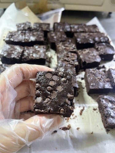 Dark Chocolate Brownie Cake (Handmade)