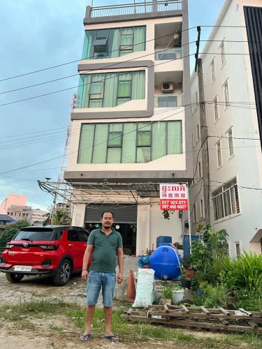 ផ្ទះលក់ទីតាំងល្អបំផុត ជិតសមុទ្រ ក្បែរសណ្ឋាគារ ធំធំ