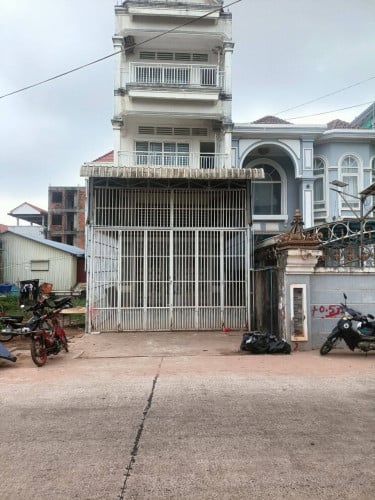 ផ្ទះលក់សង្កាត់ទី១ ឃ្លាំងលើក្រុងកំពុងសោម 