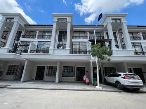Link Villa LA For Rent In Borey Penghout The Star Mera Garden Near AEON3