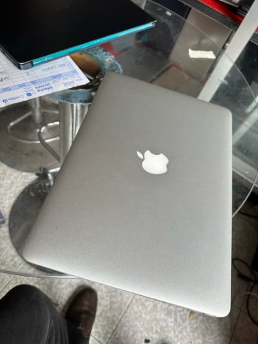 MacBook Air 2015ស្អាត/i5/ram4/M.2 128G/13inch