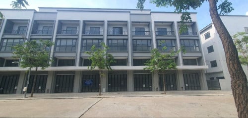 Shophouse For Rent near Aeon 3 $ 7xx/ month