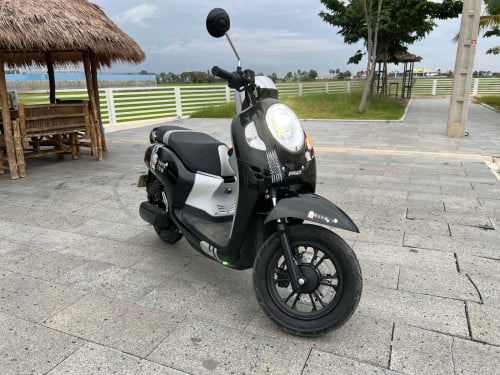 ម៉ូតូអគ្គិសនី សារីថ្មីទើបតែចេញកម្លាំងខ្លាំង