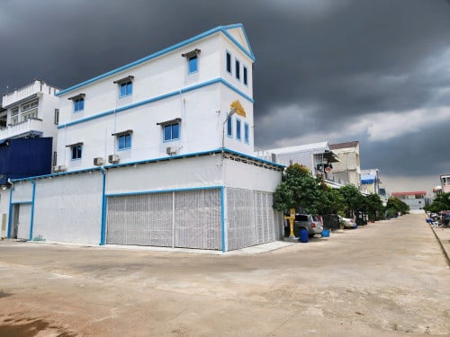 ផ្ទះកែង បុរីពិភពថ្មីចំការដូងទី១