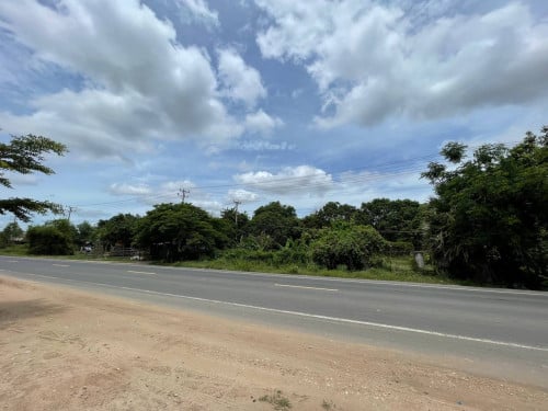 ដីលក់ជាប់ផ្លូវជាតិលេខ១ ភូមិលាភ ឃុំកណ្តៀងរាយ ស្រុកស្វាយទាប ខេត្តស្វាយរៀង