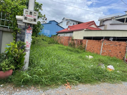 ដីលក់ក្បាល10គុណ៣០ ទីរតាំងជិតផ្សារឈូសមាស តំលៃ1xxxxx$ចរចាតេឡេក្រាម015763133