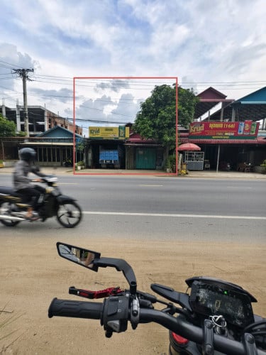 ដីសំរាប់លក់ នៅលើ​ផ្លូវជាតិ​ 115 ក្រុងតាខ្មៅ