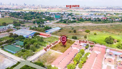 ដីកែងលក់ នៅក្រោយបុរីប៉េងហួត6A !