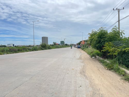 5,616sqm Corner Land for Sale Along Big Main Road in Sen Sok