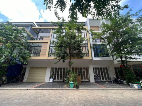 Borey Peng Huot, Boeung Snor, Polaris Project