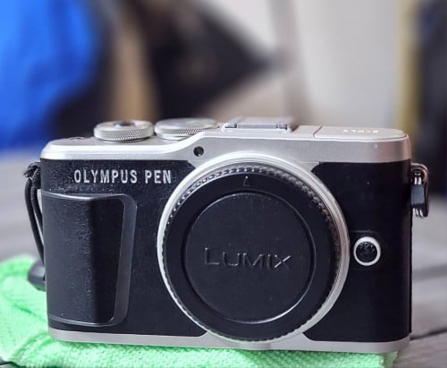 Olympuspen EPL9 Degital camera 98%