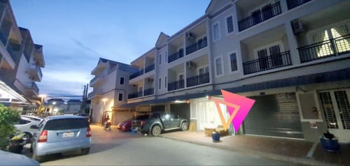 ផ្ទះលក់បន្ទាន់  ៖ នៅបុរីអេច គម្រោងទី៩